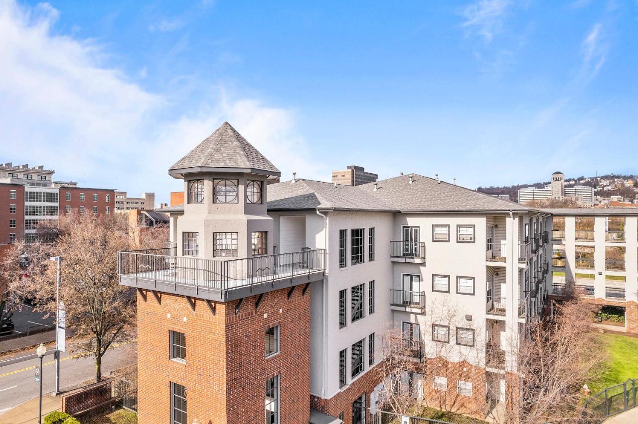 Frontdesk Bracken House Apts North Shore 피츠버그 외부 사진